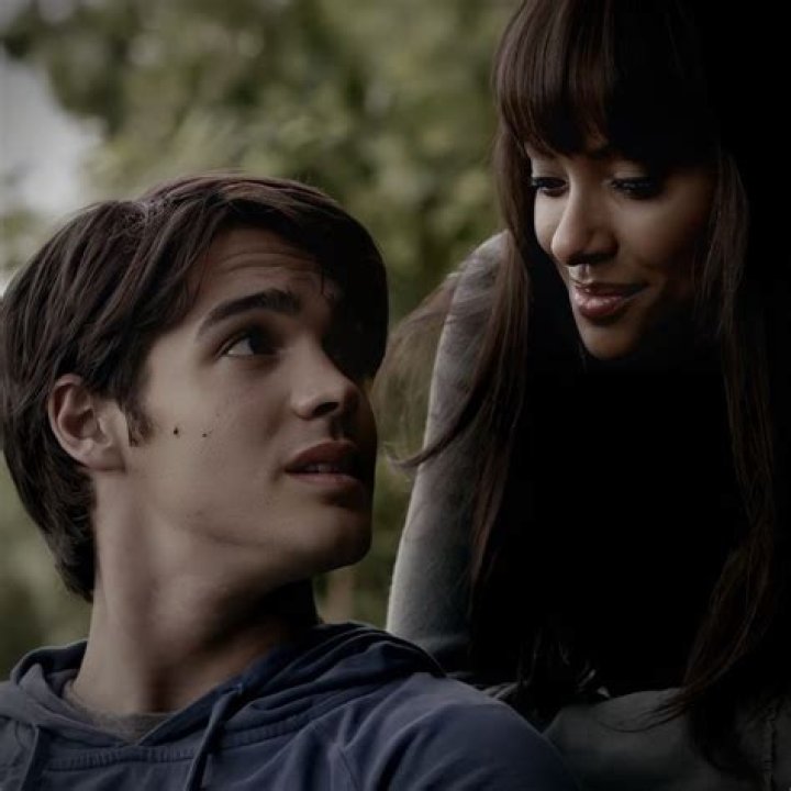 Bonnie & Jeremy’s Relationship — Season 5 Spoilers – Hollywood Life