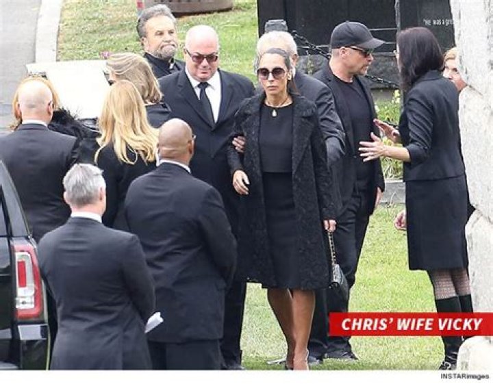 Brad Pitt, Pharrell & More Stars Pay Tribute To Chris Cornell At Funeral — Pics