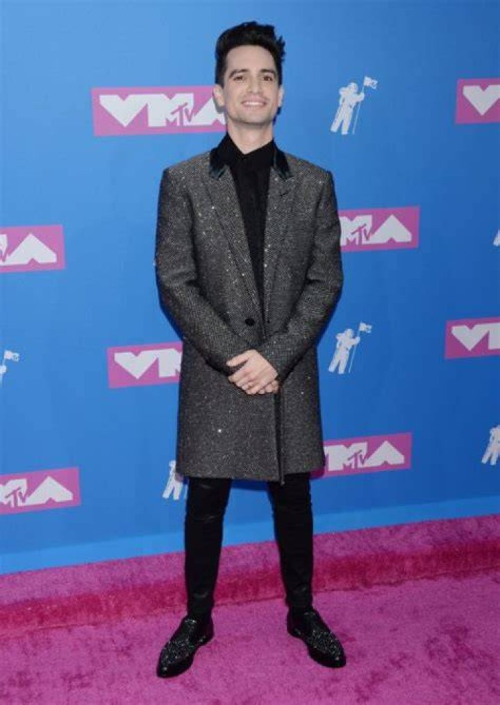 Brendon Urie: Photos – Hollywood Life