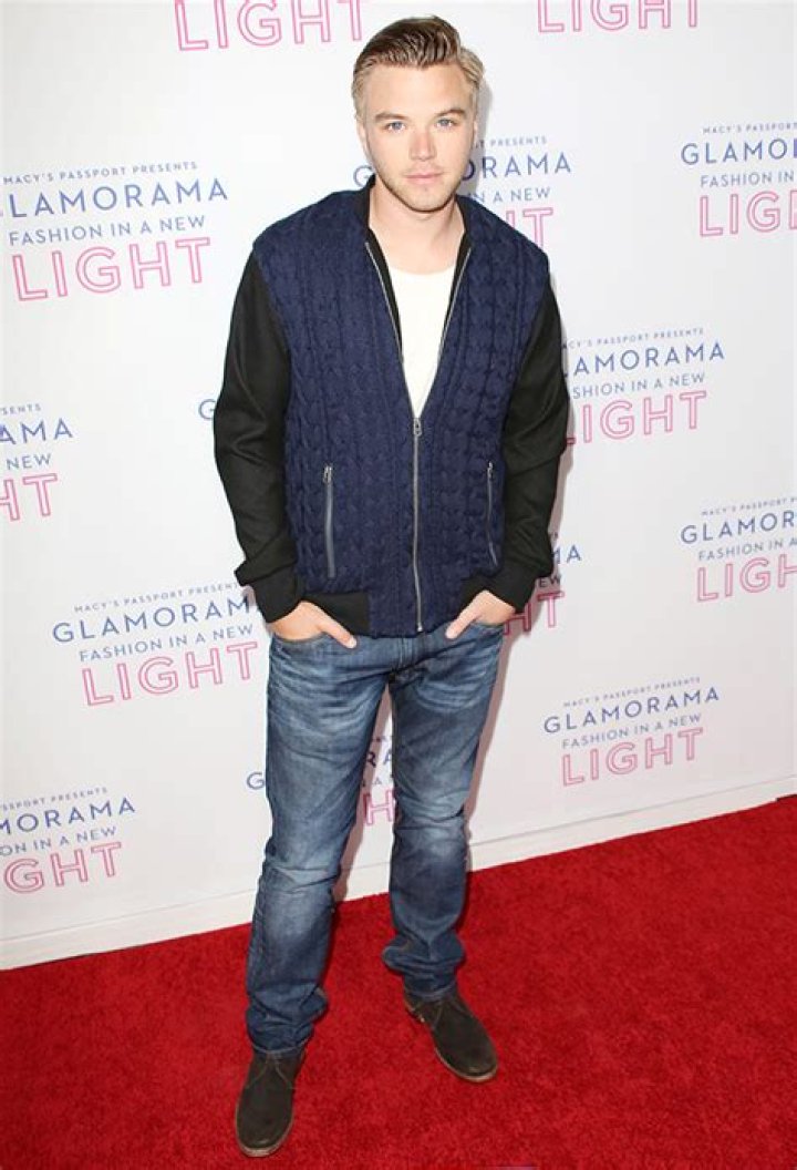 Brett Davern — PICS