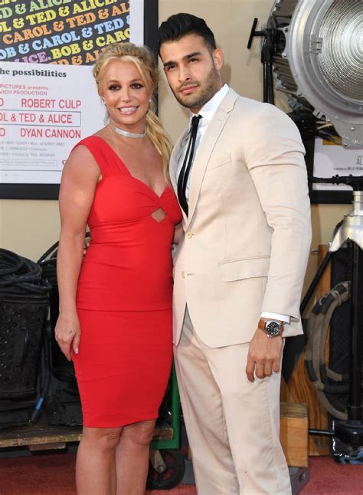 Britney Spears & Boyfriend Sam Asghari Get Sweaty Together In Hot New Workout Video — Watch