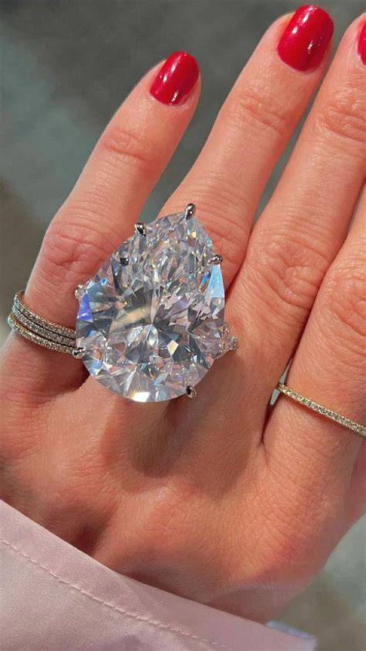 Britney Spears Ignites Engagement Speculation After She’s Pictured Wearing A Huge Diamond Ring
