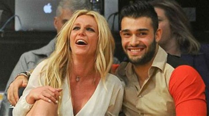 Britney Spears’ ‘Low Key’ Thanksgiving Plans With Sam Asghari & Her Boys Revealed