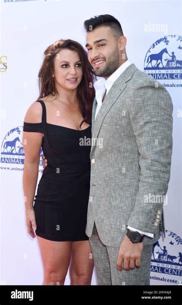 Britney Spears Stuns At 2019 Daytime Beauty Awards Honoring Boyfriend, Sam Asghari – Pics
