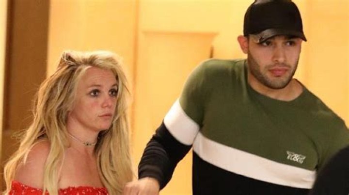 Britney Spears Works Out In Short Shorts With BF Sam Asghari On Easter — Watch