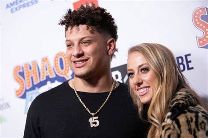 Brittany Mahomes & Daughter Sterling Twin In ‘Mahomes’ Shirts: Photos – Hollywood Life