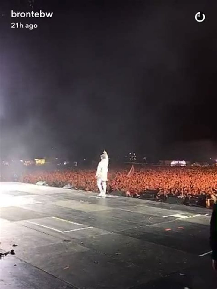 Bronte Blampied Backstage At Justin Bieber’s Concert — PICS