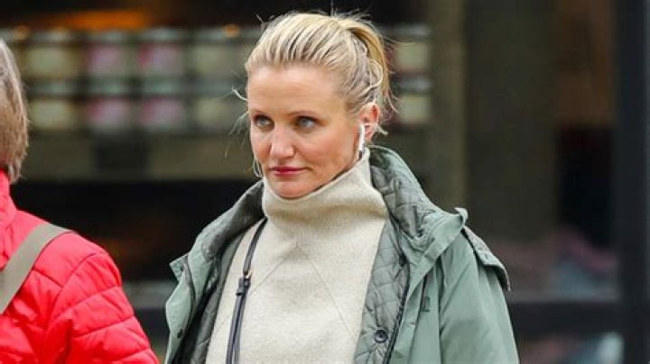 Cameron Diaz Goes Makeup-Free & Dresses Down For Solo Outing: Photos