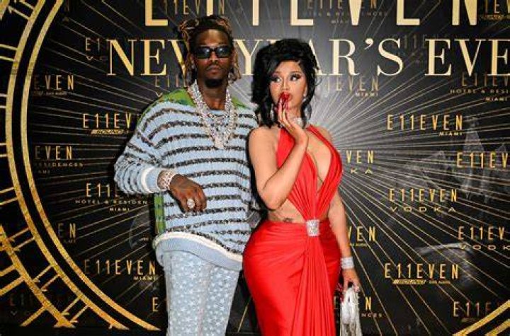 Cardi B Dances With Offset & Rocks Purple Outfit At Miami Club: Watch – Hollywood Life