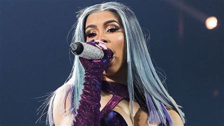Cardi B Seen Twerking In Bathtub & Rocks Thong Bikini: Video – Hollywood Life