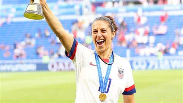 Carli Lloyd Talks Which World Cup Players To Watch & FanDuel Coffee – Hollywood Life