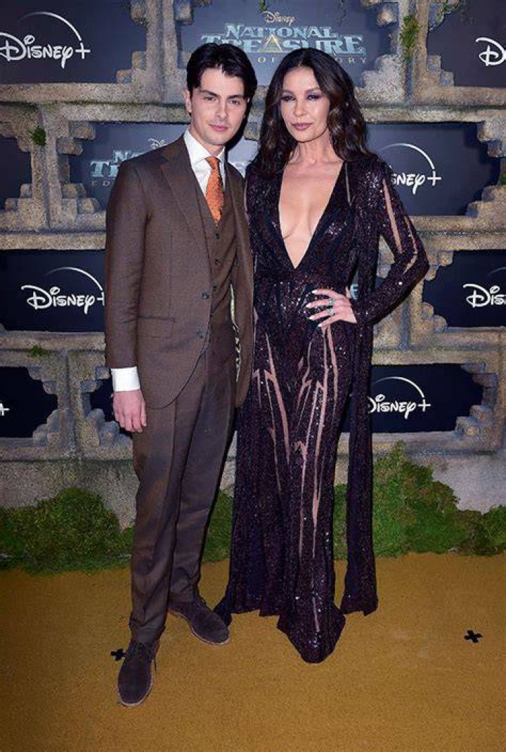 Catherine Zeta-Jones & Son, Dylan, Attend ‘National Treasure’ Premiere – Hollywood Life