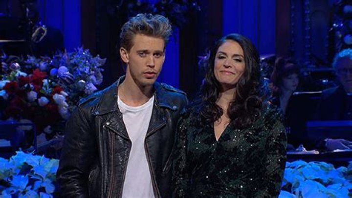 Cecily Strong Says Goodbye To ‘SNL’ After 11 Seasons: Video – Hollywood Life