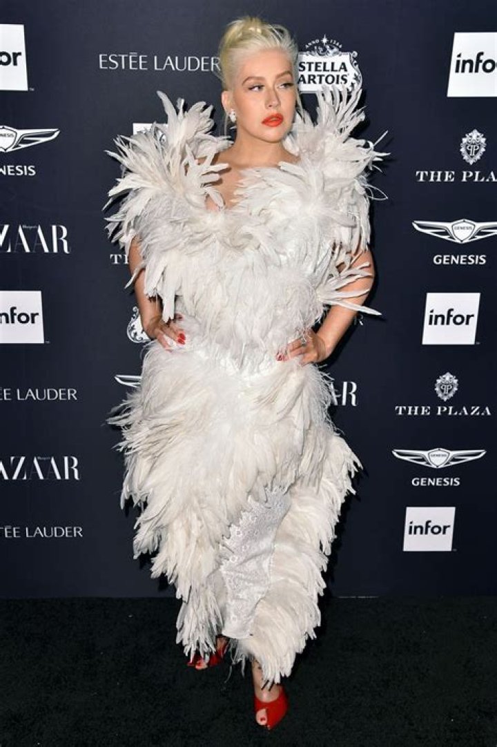 Celebs Dressed Like VS Angels: PICS