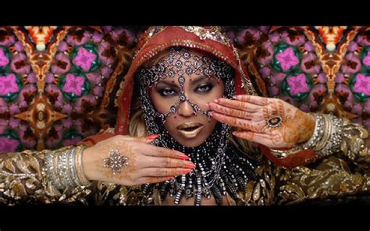 Celebs Slammed For Cultural Appropriation — PICS