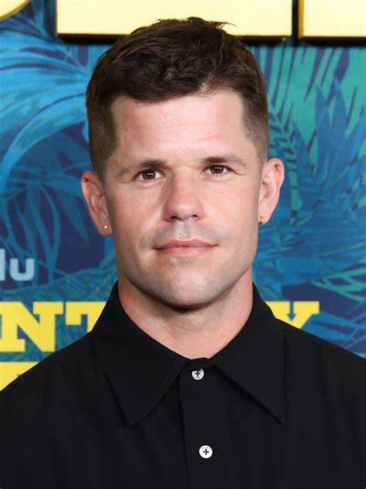 Charlie Carver Celebrity Profile – Hollywood Life