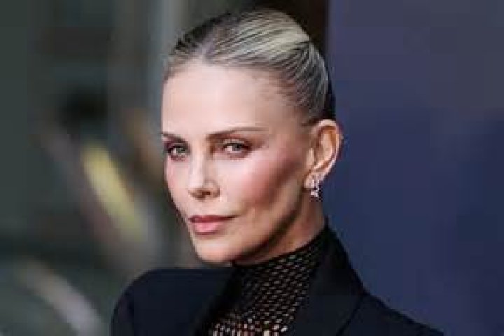 Charlize Theron’s Hair Stylist Explains Inspiration Behind New Bowl Cut – Hollywood Life