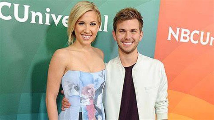 Chase, Savannah, & Lindsie Chrisley Leave Court, Parents Denied Bond – Hollywood Life