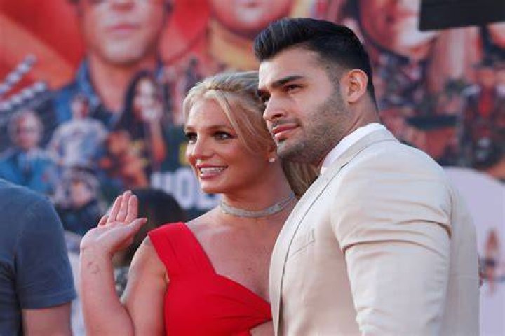 Cher, Andy Cohen & More Celebrate Britney Spears’ Freedom After Judge Ends Conservatorship