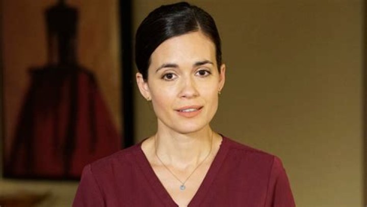 ‘Chicago Med’ EPs Tease Natalie & Crockett’s Bond Will ‘Deepen’ & Ethan’s ‘Conflict’ With April