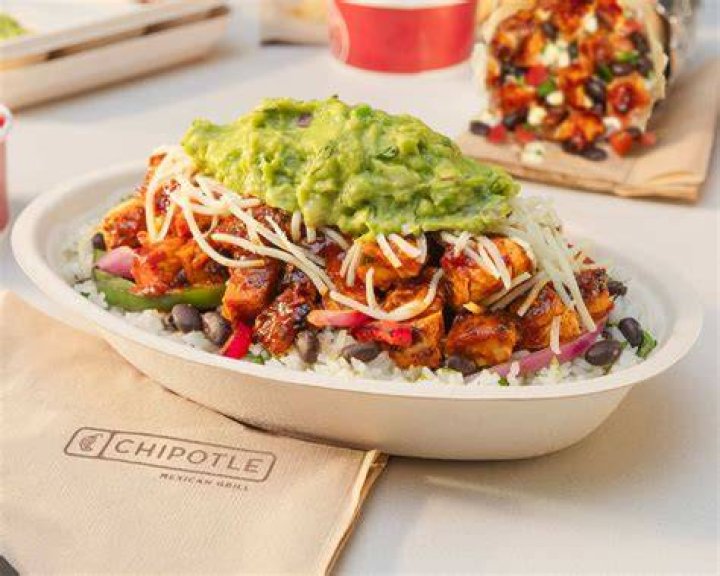 Chipotle’s Keto Bowl — Paleo & More Options For Dieting In 2019 – Hollywood Life