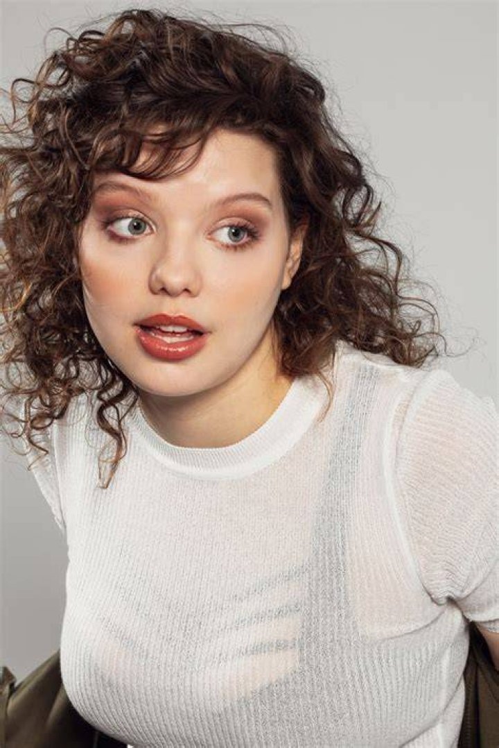Chloë Levine Exclusive Portraits — PICS
