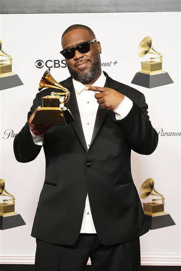 Chris Brown Apologizes To Robert Glasper For Being ‘Mean’, Blames Academy For Grammys Loss