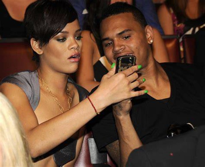 Chris Brown & Rihanna Back Together? Their FaceTime Date Revealed – Hollywood Life