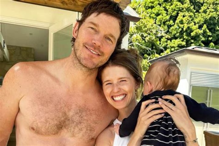Chris Pratt & Katherine Schwarzenegger Cuddle Up With Baby Lyla, 4 Months