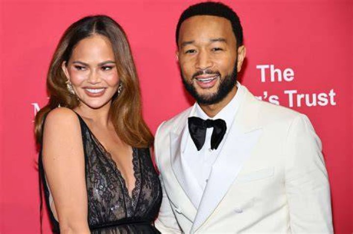 Chrissy Teigen’s White One Shoulder Dress On Date With John Legend – Hollywood Life