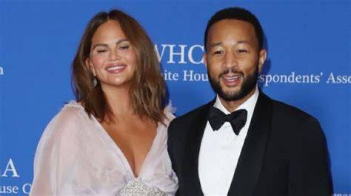 Chrissy Teigen Wears Sparkly Dress During Vow Renewal With John – Hollywood Life