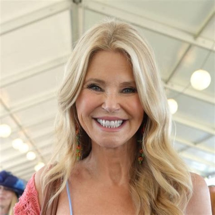 Christie Brinkley’s Red Bikini On Vacation: Photos – Hollywood Life
