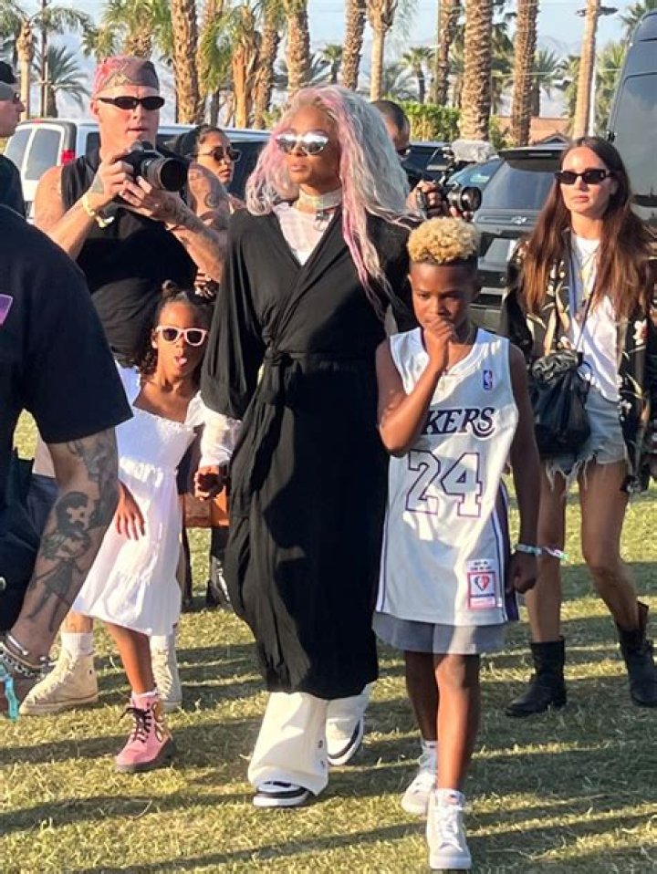 Ciara Proves She’s A Cool Mom By Bringing Her 2 Oldest Kid To Coachella: Photo