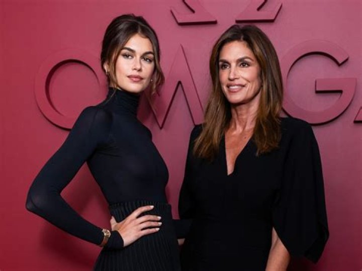 Cindy Crawford & Daughter Kaia Gerber Twin In Leather Jackets For Night Out — Photo