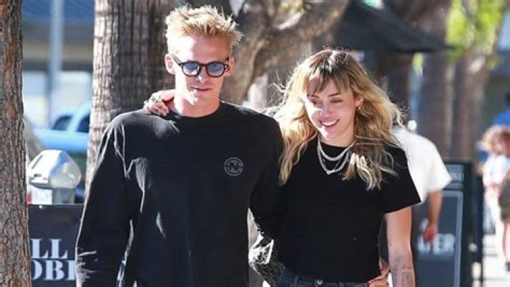 Cody Simpson Sweetly Kisses Miley Cyrus During Her Cute B-Day Tribute For Him – See Video