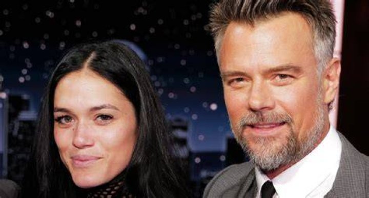 Couple Tie The Knot In Ceremony – Hollywood Life