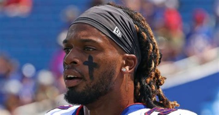Damar Hamlin Appears ‘Neurologically Intact’ In New Health Update – Hollywood Life