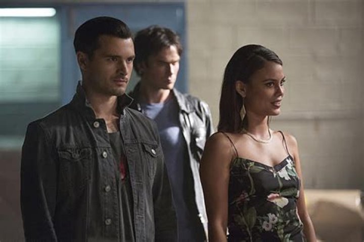 Damon Kills Tyler Thanks To Sybil — Episode 3 Recap – Hollywood Life