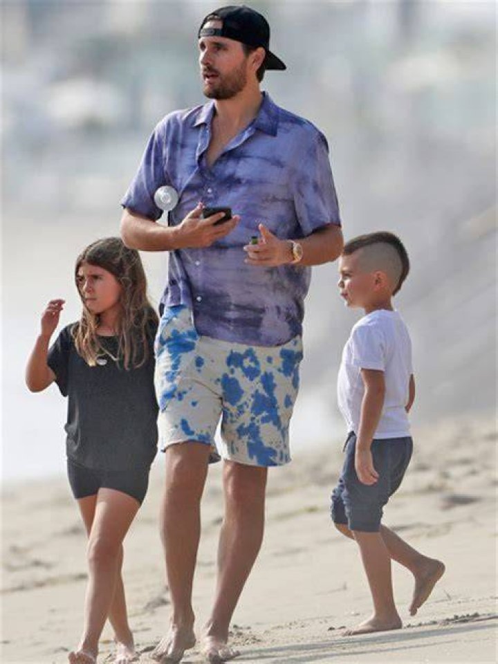 Daughter Sofia’s Personal Life With Scott Disick Is Her Own – Hollywood Life