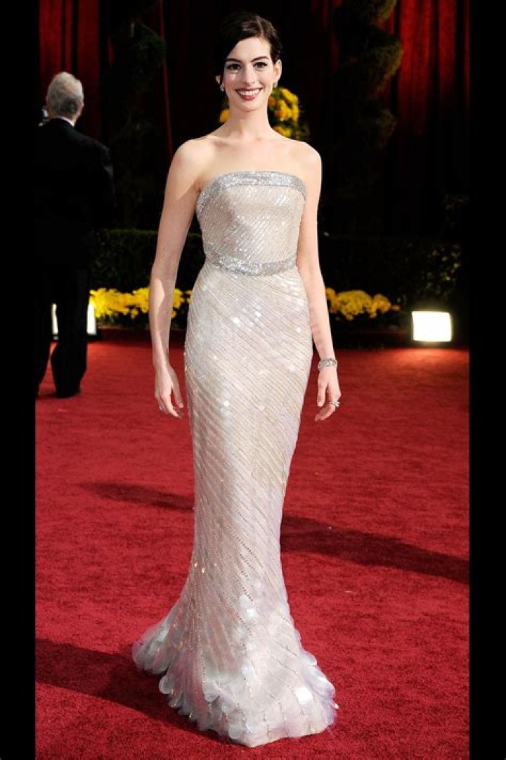December Red Carpet Gowns: Sheer Dresses, Sequins & More — PICS