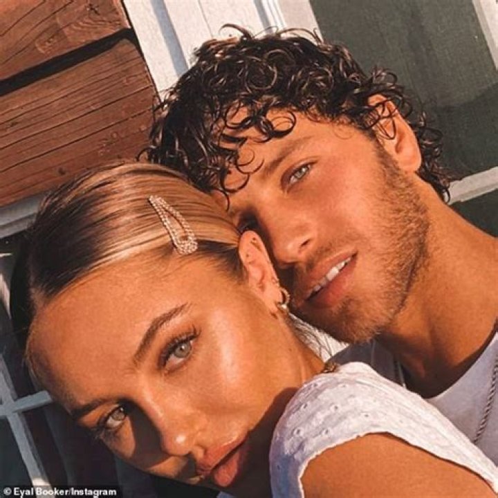 Delilah Hamlin, 21, Shows Off Toned Abs In Sexy Jasmine & Aladdin Costumes With BF Eyal Booker