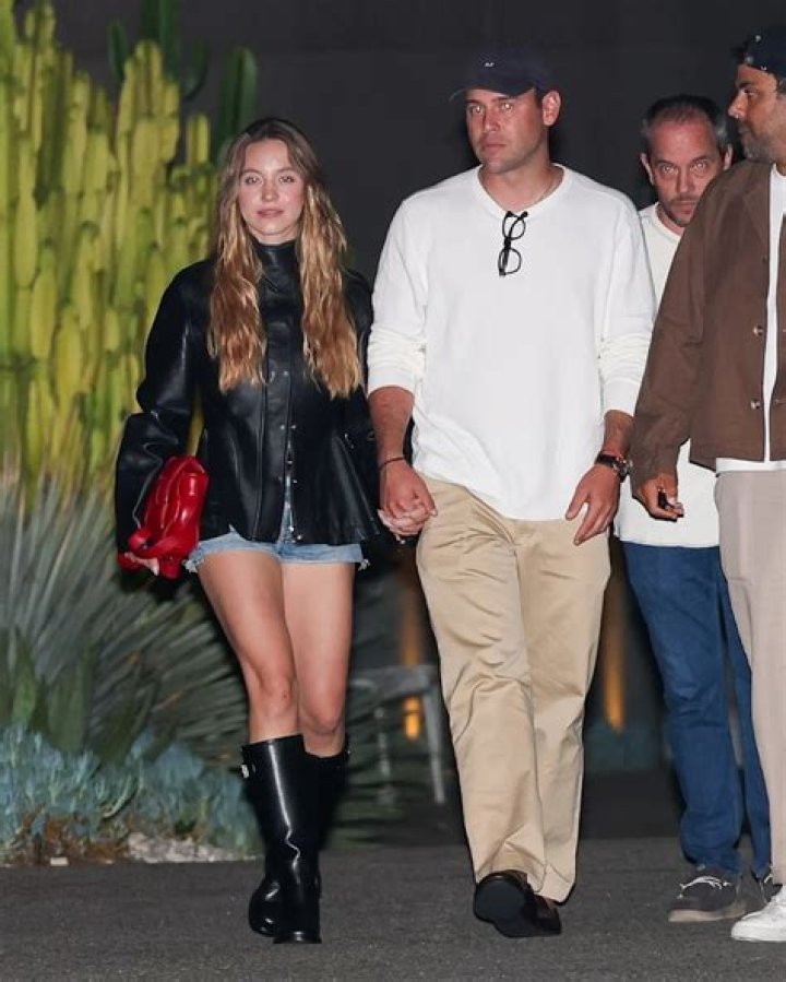 Delilah Hamlin Rocks Lingerie & Packs On The PDA With BF Eyal Booker In Steamy ‘Paper’ Shoot