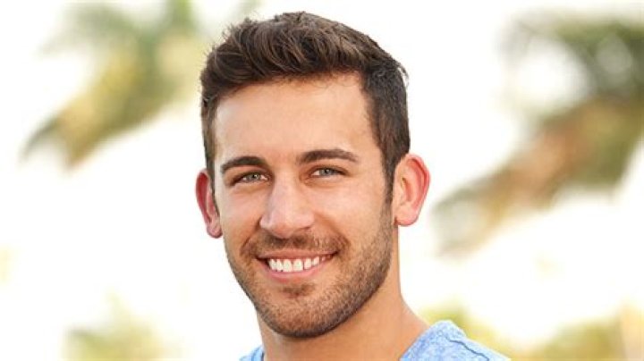 Derek Peth Celebrity Profile | Commercial Banker – ‘Bachelor In Paradise’ – Hollywood Life