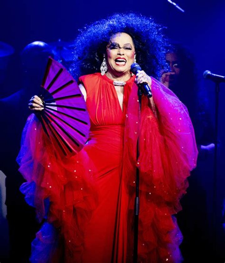 Diana Ross Rocks Red Gown For Performance In The Netherlands: Pics – Hollywood Life