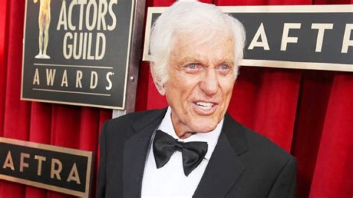 Dick Van Dyke, 97, Plays The Ukulele For The 1st Time – Hollywood Life
