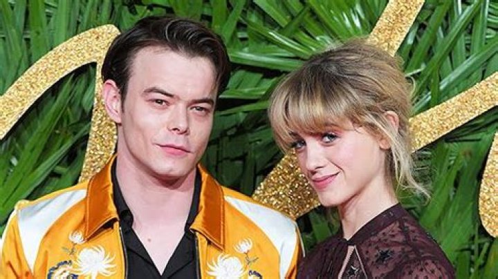 Did Charlie Heaton & Natalia Dyer Break Up? Couple Reportedly Split – Hollywood Life