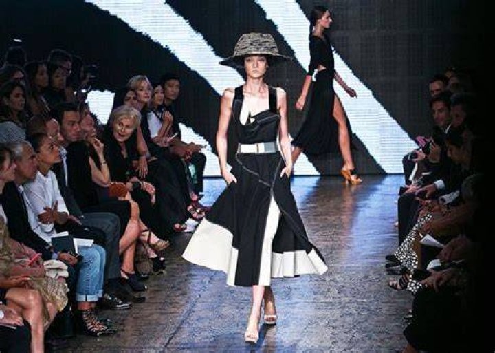 Donna Karan Runway Pictures — Spring 2015 Fashion Week