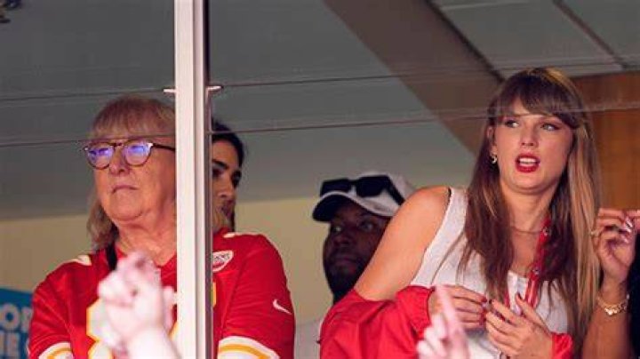 Donna Kelce Makes Taylor Swift ‘Seemingly Ranch’ Joke: Photo – Hollywood Life