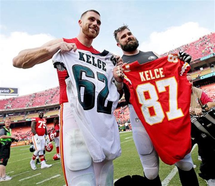 Donna Kelce Reveals Which Son She’ll Embrace On Super Bowl Field First – Hollywood Life