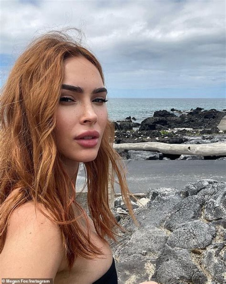 Dua Lipa Sizzles In Tiny Black Bikini For Sexy Photos From Sunny Getaway